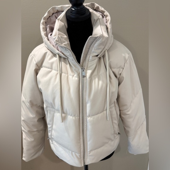 Women’s ZARA Faux leather cream puffer coat- Size XS - Picture 4 of 15